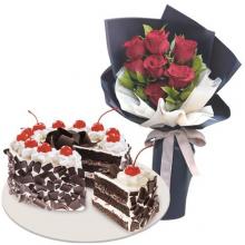 7 Red Roses 1/2 Kg Black Forest Cake 7 Red Roses 1/2 Kg Black Forest Cake